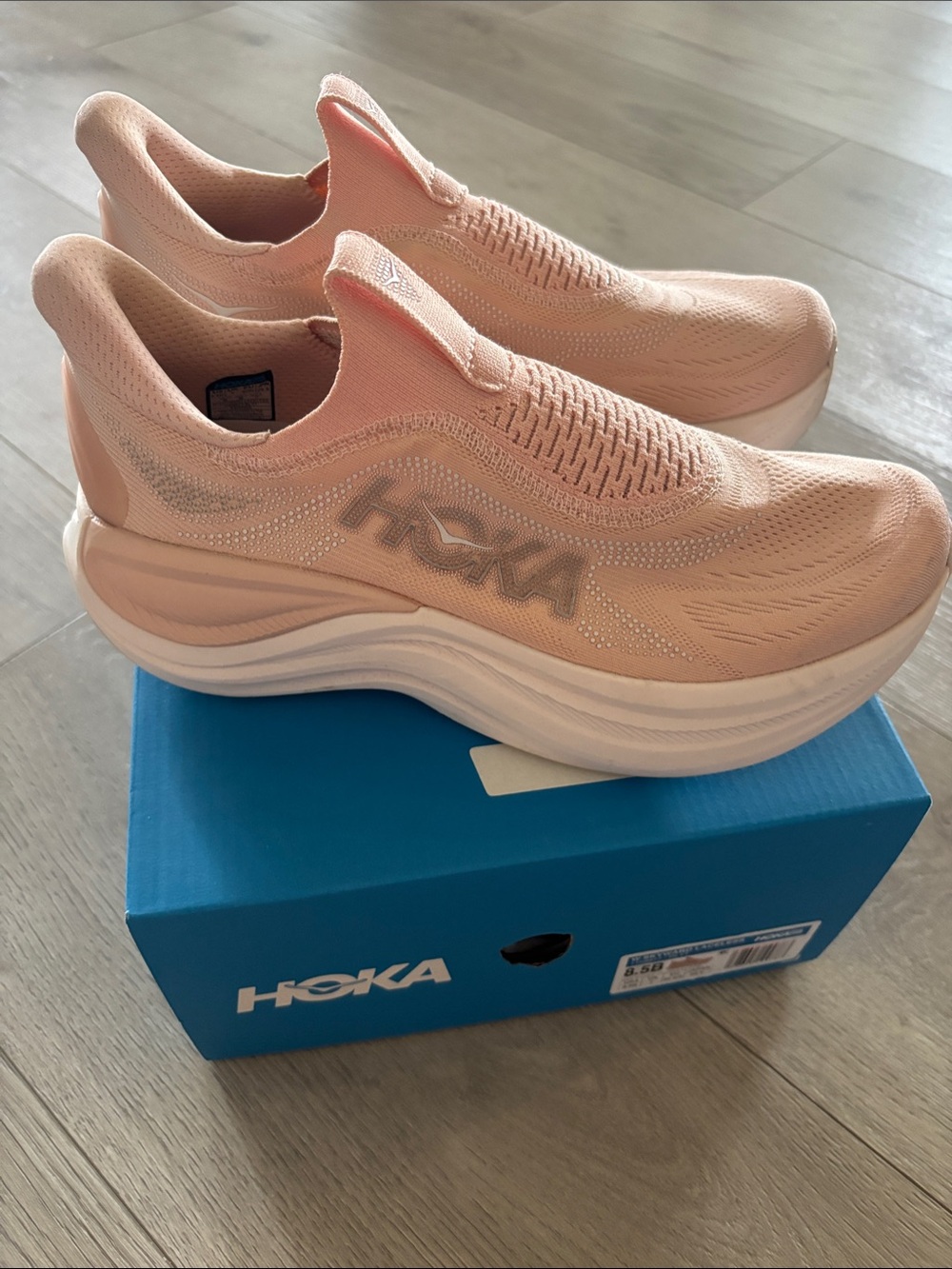 Hoka skyward laceless Women's Slip-On Running Shoe — Light Pink size 8.5